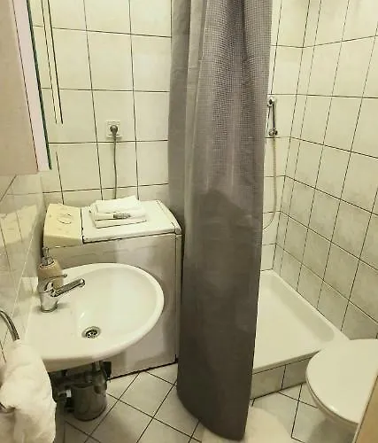 斯克维可公寓 *